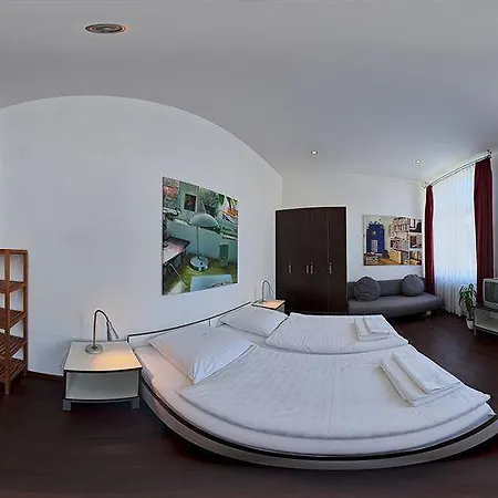 Gls Hotel